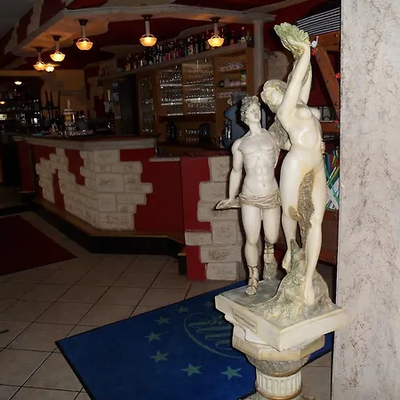 فندق Taverne Inos لاتزن